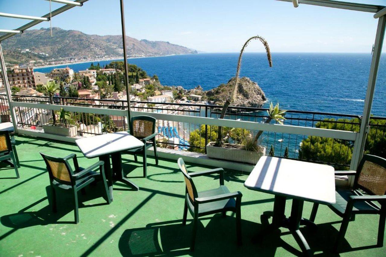 Hotel Villa Bianca Resort タオルミーナ エクステリア 写真