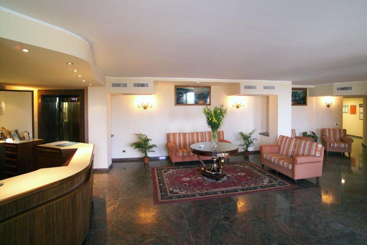 Hotel Villa Bianca Resort タオルミーナ エクステリア 写真